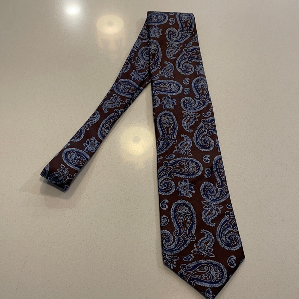 John W. Nordstrom paisley silk tie 59” x 3.5”